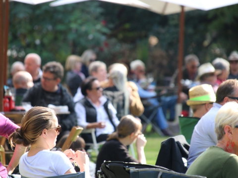 Music In The Gardens - Mitch King - Kawana Tourism 1