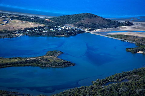 Causeway Lake Markets - Kawana Tourism 0