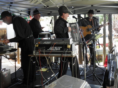 Festa Delle Salsicce (Festival Of The Sausage/ Griffith Salami Festival) - Kawana Tourism 0