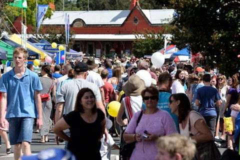 Springwood Foundation Day Festival - Kawana Tourism 0