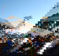 Talmoi Picnic Races - Kawana Tourism
