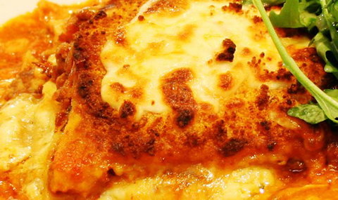 Liana's Italian Restaurant - Kawana Tourism 3