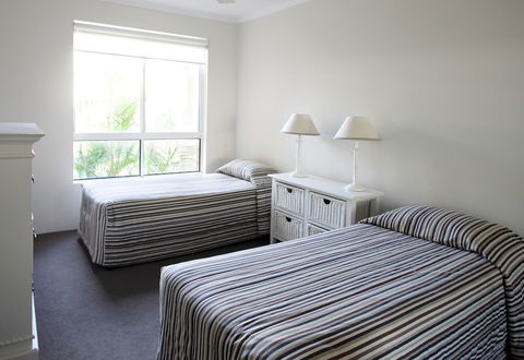 Macquarie Lodge Apartments - Kawana Tourism 5