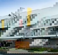 Mawson Lakes Hotel  Function Centre - Kawana Tourism