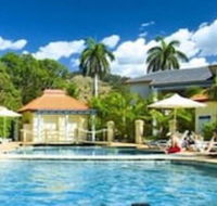 Aqualuna Beach Resort - Kawana Tourism