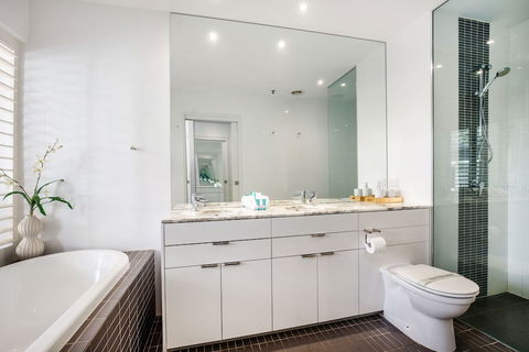 Ultra Broadbeach - Kawana Tourism 4
