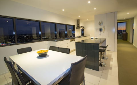 Ultra Broadbeach - Kawana Tourism 5