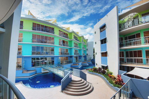 Rolling Surf Resort - Kawana Tourism 2