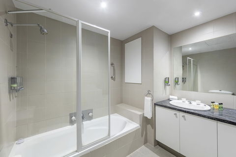 Riverside Apartments Melbourne - Kawana Tourism 2