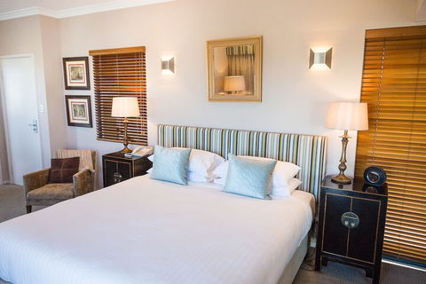 The Beach House At Bayside - Kawana Tourism 7