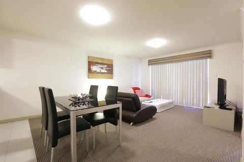 Verandah Apartments - Kawana Tourism 1