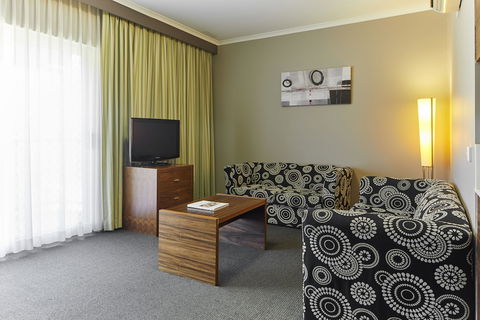 Quality Hotel Dickson - Kawana Tourism 5