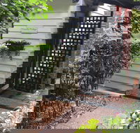 Clarendon Cottages - Kawana Tourism