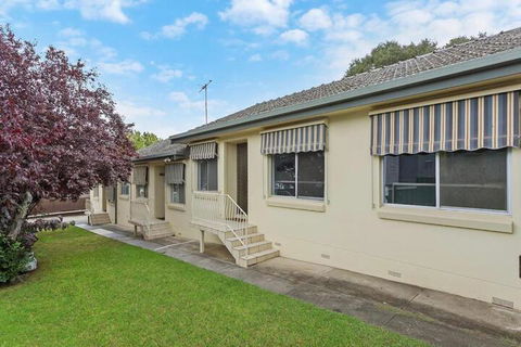 Astor Hotel Motel - Kawana Tourism 6