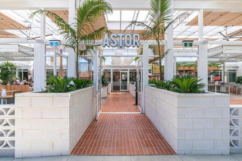 Astor Hotel Motel - Kawana Tourism 3