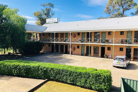 Campbelltown Colonial Motor Inn - Kawana Tourism 2
