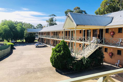 Campbelltown Colonial Motor Inn - Kawana Tourism 4
