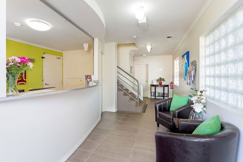 Redcliffe Motor Inn - Kawana Tourism 0