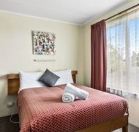 Sharonlee Strahan Villas - Kawana Tourism