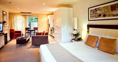 Falls Mountain Retreat - Kawana Tourism 3