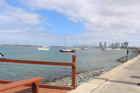 Broadwater Keys - Kawana Tourism 2