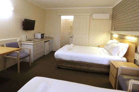 Wanderlight Motor Inn - Kawana Tourism 5
