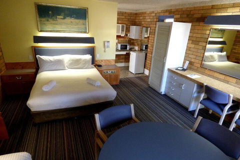 Wanderlight Motor Inn - Kawana Tourism 3