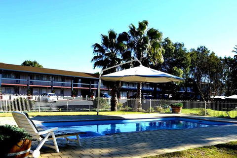 Wanderlight Motor Inn - Kawana Tourism 1