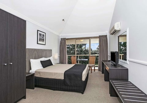 Comfort Inn & Suites Northgate Airport - Kawana Tourism 6