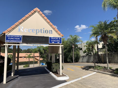 Comfort Inn & Suites Robertson Gardens - Kawana Tourism 3