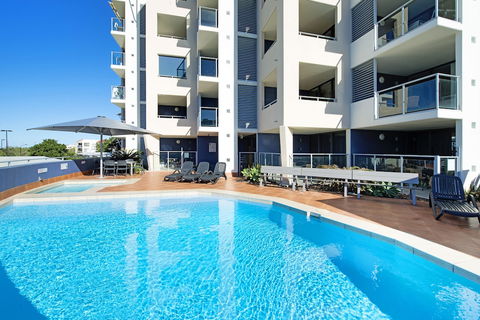 ULTIQA Shearwater Resort - Kawana Tourism 3