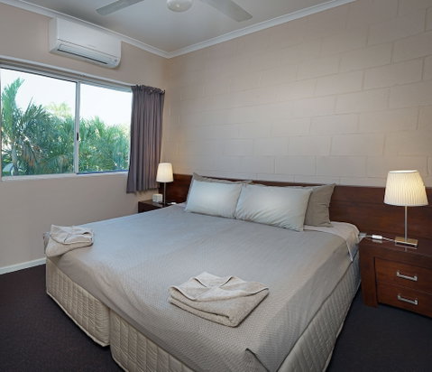Cable Beachside Villas - Kawana Tourism 3