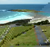 Diamond Island Resort  Bicheno Penguin Show - Kawana Tourism