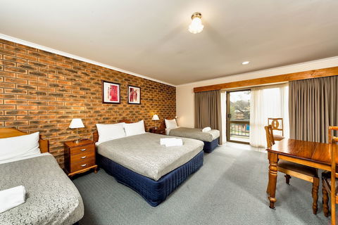 Hume Country Motor Inn - Kawana Tourism 5