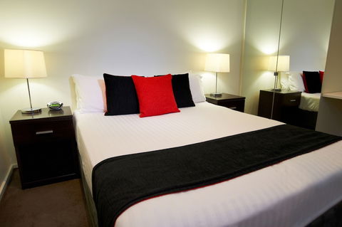 City Edge On Elizabeth - Kawana Tourism 3