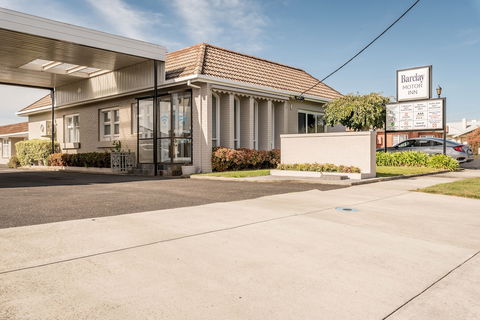 Barclay Motor Inn - Kawana Tourism 1