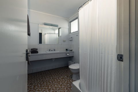 Barclay Motor Inn - Kawana Tourism 5