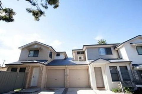 Cardiff Executive Apartments - Kawana Tourism 2