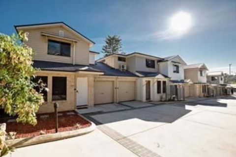 Cardiff Executive Apartments - Kawana Tourism 1