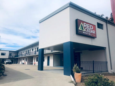 Red Cedar Motel - Kawana Tourism 1