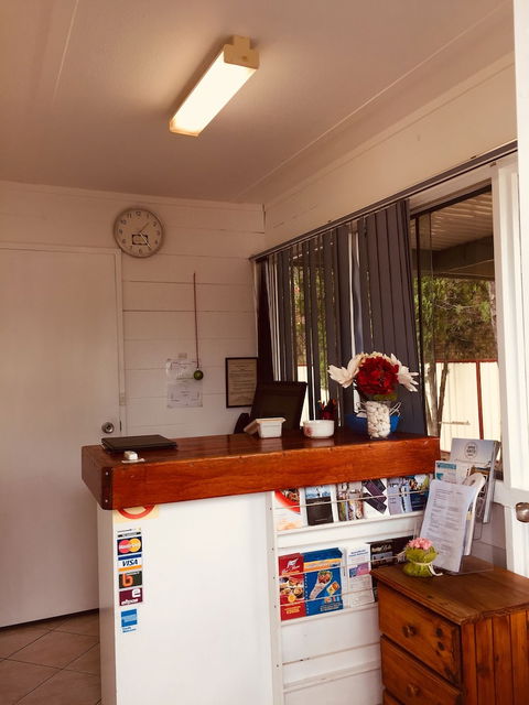 Red Cedar Motel - Kawana Tourism 3