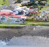 Stanley Village Waterfront Accommodation - Kawana Tourism