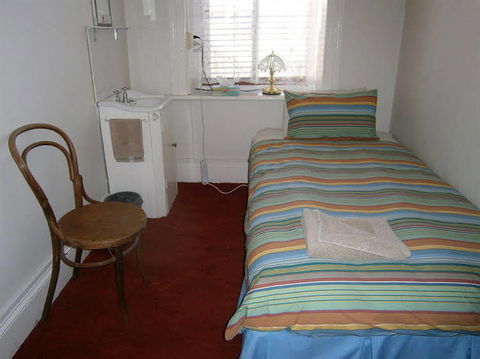 The Grand Guesthouse - Kawana Tourism 1