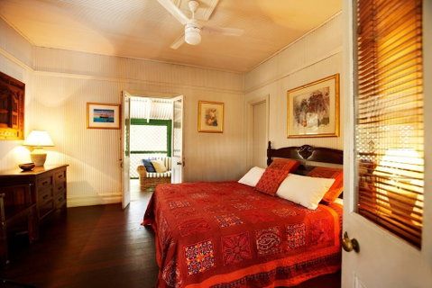 Pinctada McAlpine House - Kawana Tourism 6