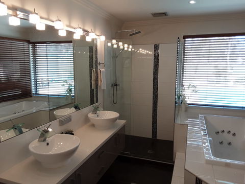 Arlia Sands Apartments - Kawana Tourism 1