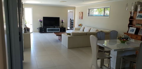 Arlia Sands Apartments - Kawana Tourism 0