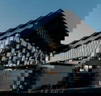 Highlander Hotel - Kawana Tourism