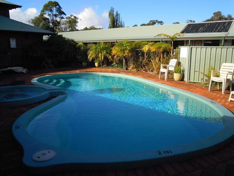 Tree Top Walk Motel - Kawana Tourism 0