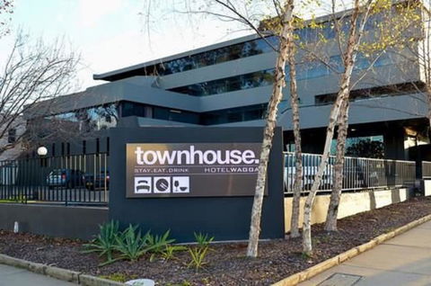 Townhouse Hotel - Kawana Tourism 1