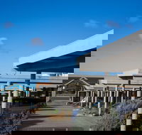 Beachfront Motel - Kawana Tourism